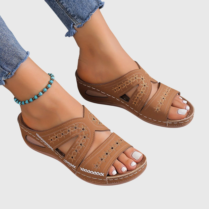 Noëlle™ | Lightweight Orthopaedic Sandals