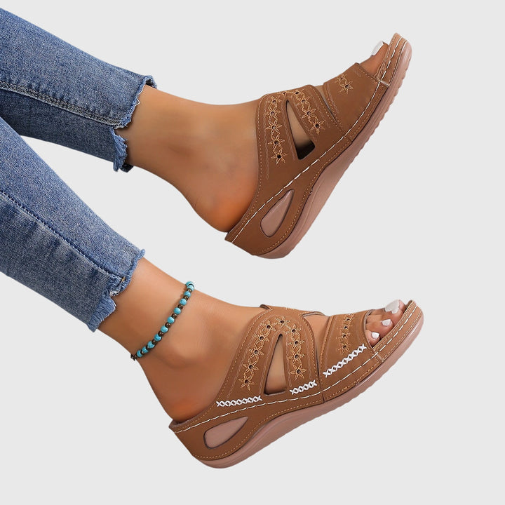 Noëlle™ | Lightweight Orthopaedic Sandals